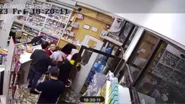 Eczacı Heimlich manevrası ile çocuğu kurtardı