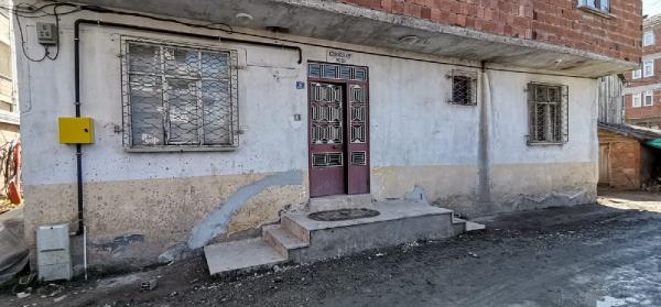 Boşanma aşamasındaki eşini hayattan kopardı!