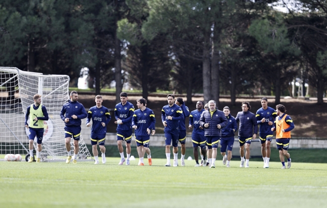 Fenerbahçe Sevilla maçına hazırlanıyor
