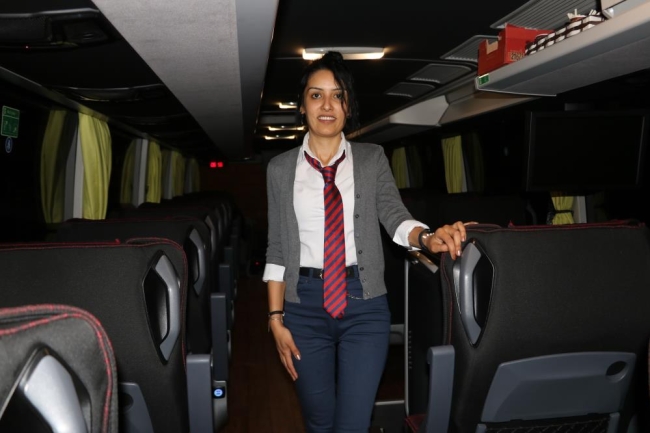 On yıldır hostesi olduğu otobüse kaptan şoför oldu