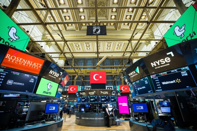New York Borsası, Martı’yı Türk bayraklarıyla karşıladı
