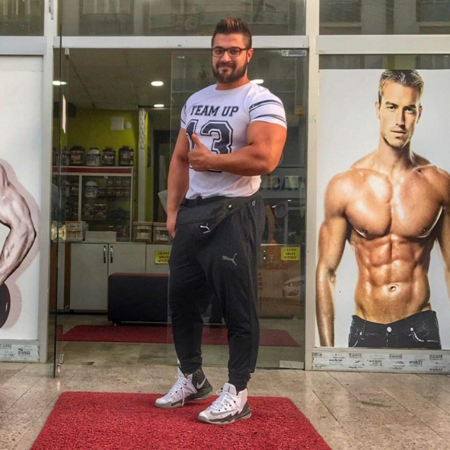 Talihsiz kadın, Kadınlar Günü'nde otobüs beklediği durakta öldürüldü