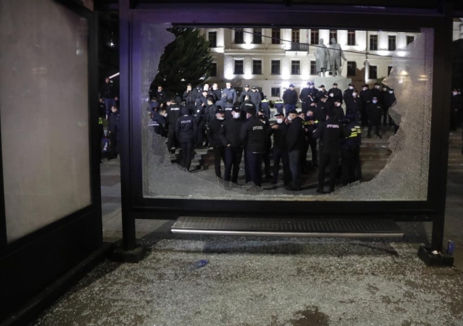 Parlamento önündeki protestoda 66 gözaltı