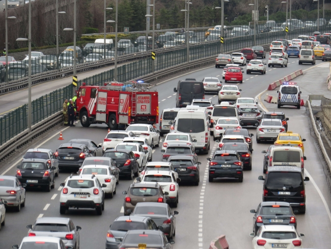 Üsküdar'da yağmur kazaya neden oldu