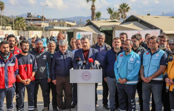 'Hastaların terk edildiği' iddiası: Bakan Koca'dan açıklama geldi