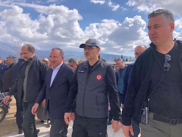 Bakan Bozdağ'dan, AFAD Kriz Merkezi'ne ziyaret
