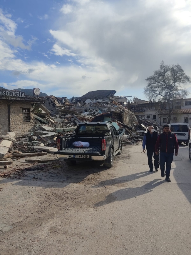 Depremin yıktığı yerde Bursa izleri...