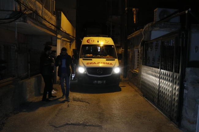 Evinde yattığı sırada ağzından vuruldu