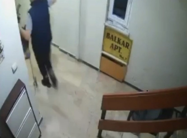 Bursa'da bu da oldu: Güvenlik kameralarından kaçamadı
