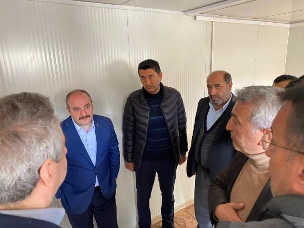 Bakan Varank: Esnafa ve iş yerlerine kredi vereceğiz