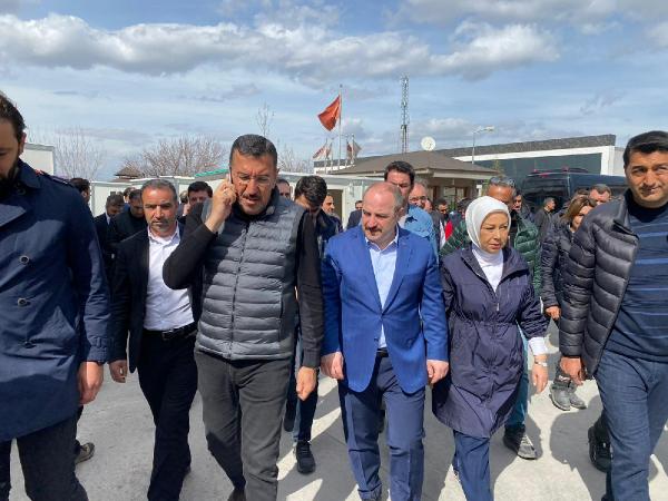 Bakan Varank: Esnafa ve iş yerlerine kredi vereceğiz