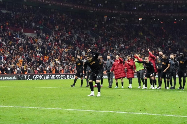 Galibiyet 3'lüsü Zaniolo'dan