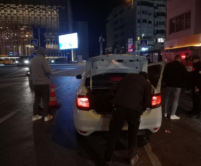 Taksim Meydanı’nda araçlar didik didik arandı