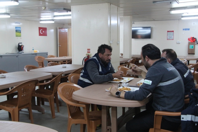 Süheyla Sultan gemisi depremzedelere hazır
