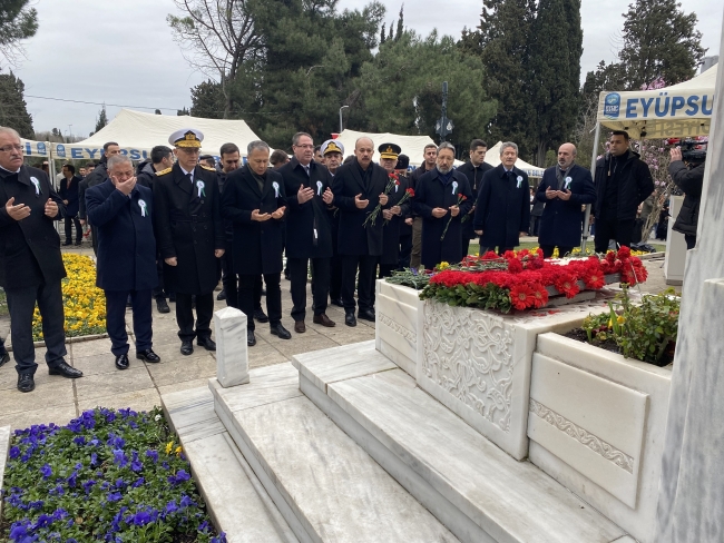 Mehmet Akif Ersoy kabri başında anıldı