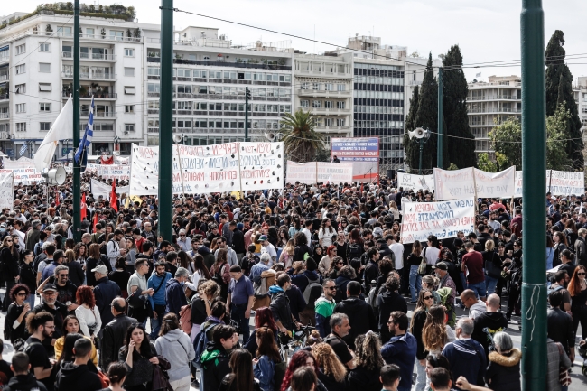 Komşuda kaza protestoları devam ediyor