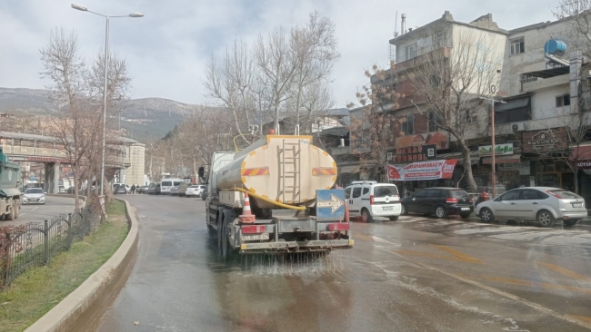 Kahramanmaraş'ta 830 noktada enkaz kaldırma çalışmaları sürüyor