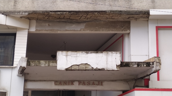 Kolonları patlayan pasajın yöneticisi: “Ben binada tehlike görmüyorum”
