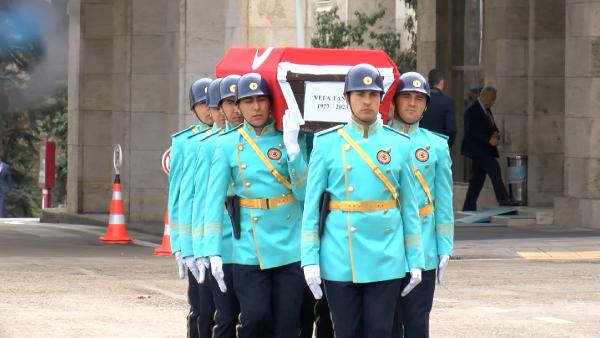 Eski bakan Tanır için TBMM'de cenaze töreni