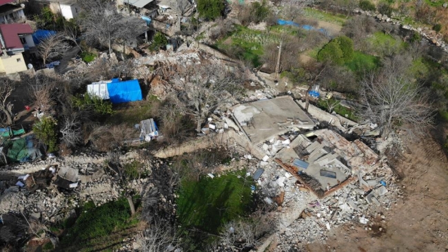 Depremin Hatay'da vurduğu köy yerle bir oldu