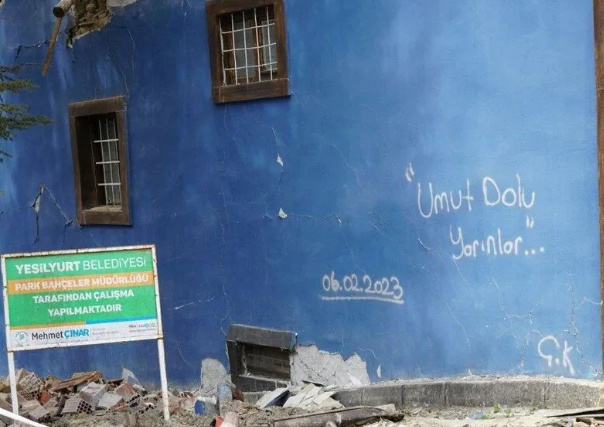 Depremin vurduğu Malatya'da duygulandıran görüntüler