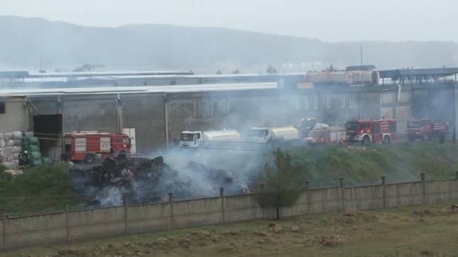 Deprem bölgesinde fabrika yangını paniği