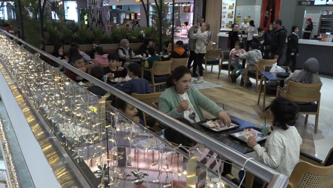 Çocukların yüzlerindeki gülümseme yürekleri ısıttı