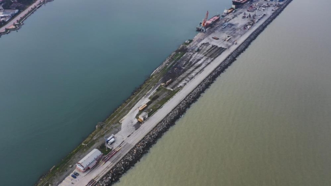 Karadeniz kahverengiye boyandı