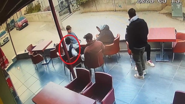 Bursa'da ortaokul öğrencisi, arkadaşını bıçakladı!