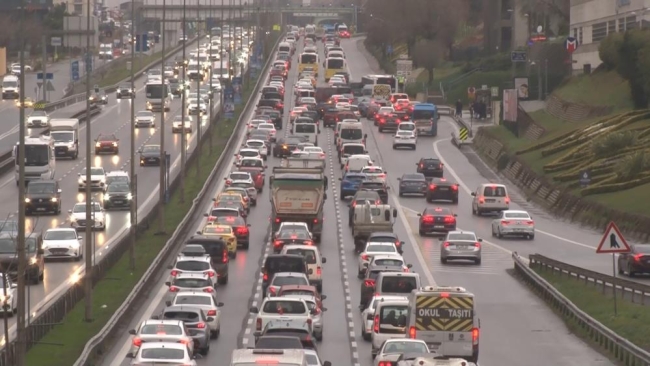 İstanbul'da trafik durma noktasına geldi