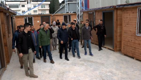 Bakan Akar'dan, depremzede ailelere 'eğitim' uyarısı!