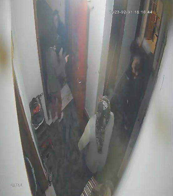 3 aylık kocasından gördüğü şiddeti kamerayla kaydetti