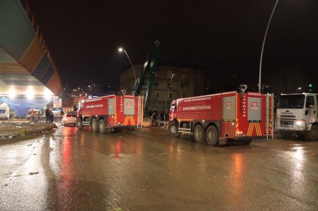 Şanlıurfa'nın cadde ve sokakları balçıktan arındırıyor
