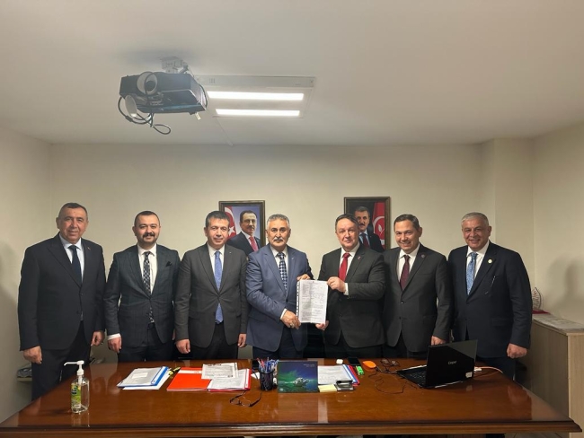 Ekrem Alfatlı 'Baraj derdimiz yok' diyerek aday adayı oldu