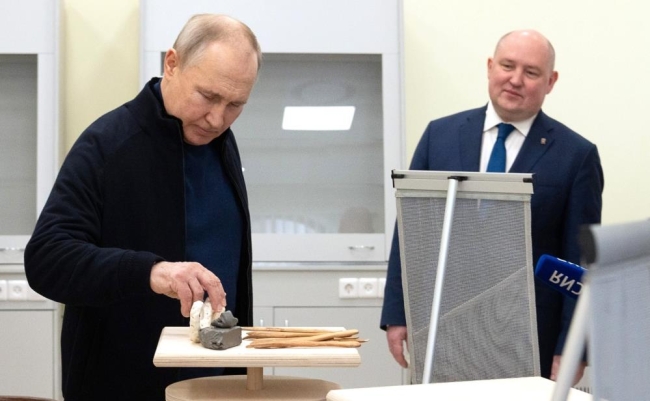 Putin'den Kırım'a ziyaret
