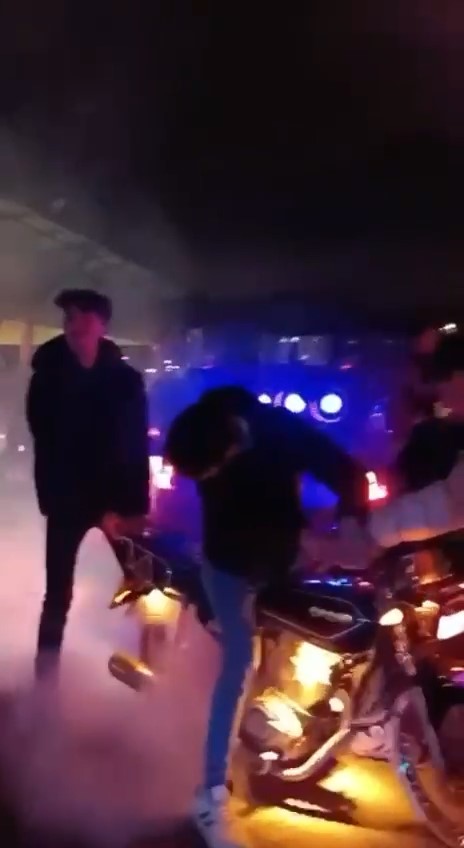 Bursa'da asker eğlencesinde yolu kapattılar