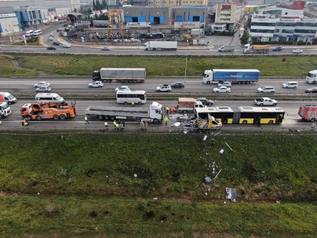 Tuzla TEM Otoyolu'nda kaza: 2 can kaybı