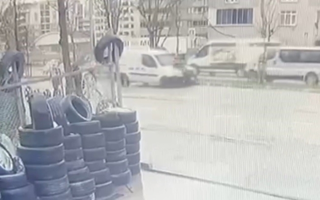 Bursa'da aracın çarptığı çocuk metrelerce savruldu!