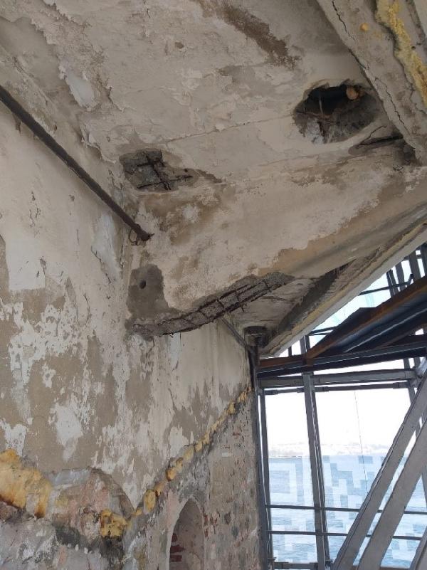 Kız Kulesi'nin duvarlarından midye kabuğu çıktı