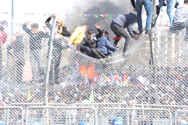Diyarbakır'da Nevruz kutlamasında olay! Çok sayıda gözaltı
