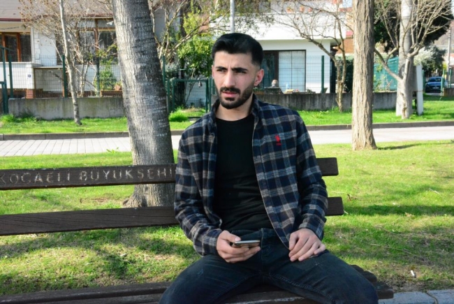 Kendi ölümünün haberini sahnede aldı