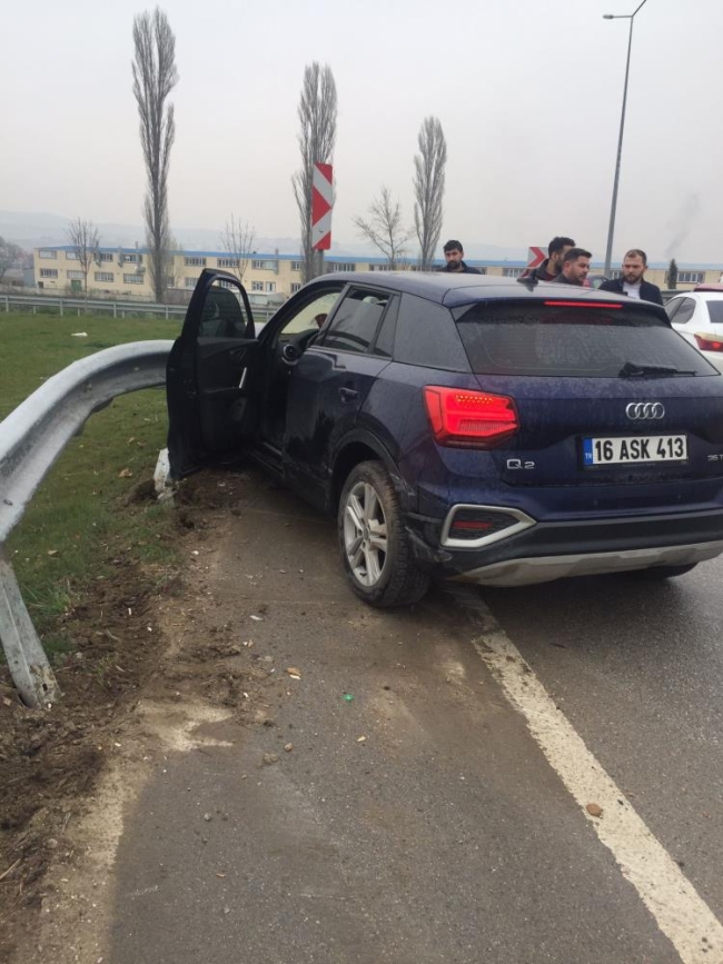 Bursa'da yağışlı hava kaza getirdi: Yaralılar var