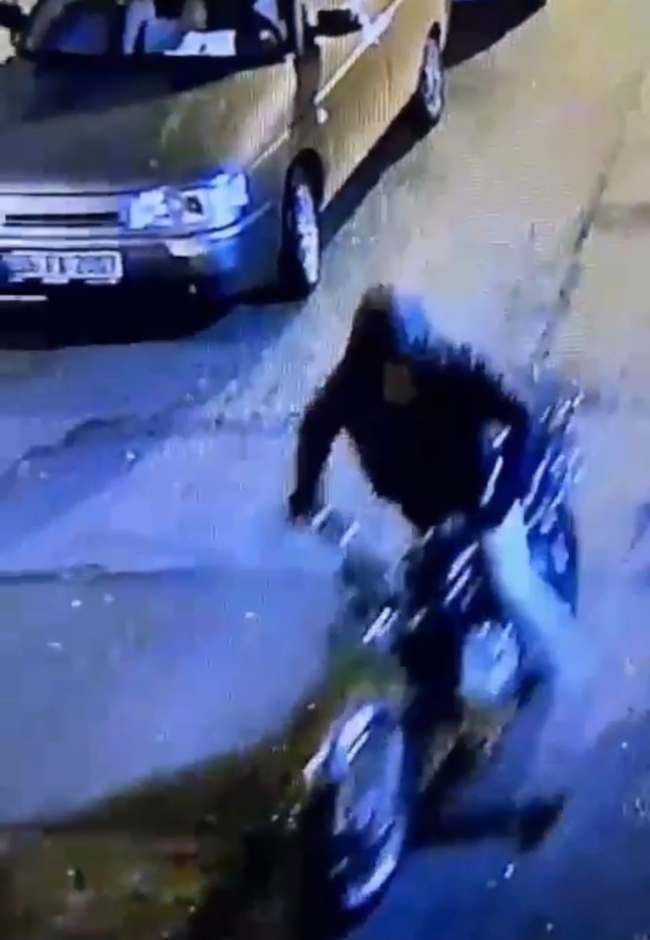 Bursa'da motosiklet hırsızları kamerada