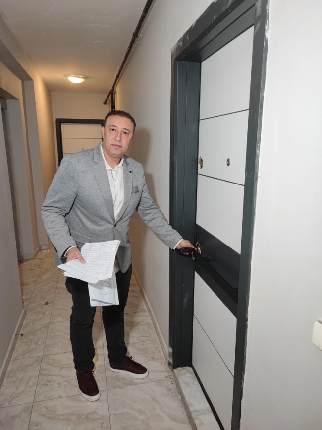 Depremden sonra evine döndü: Hayatının şokunu yaşadı