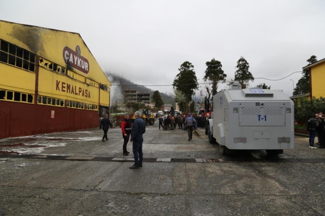 Artvin'de çay fabrikasında yangın!