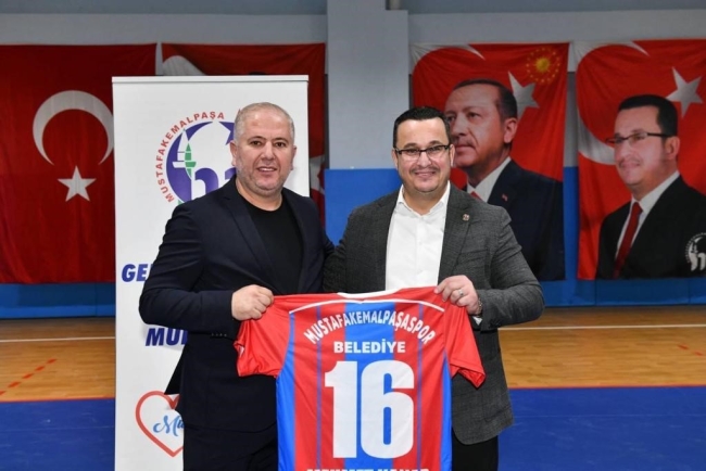 Mustafakemalpaşaspor şampiyonluğunu ilan etti