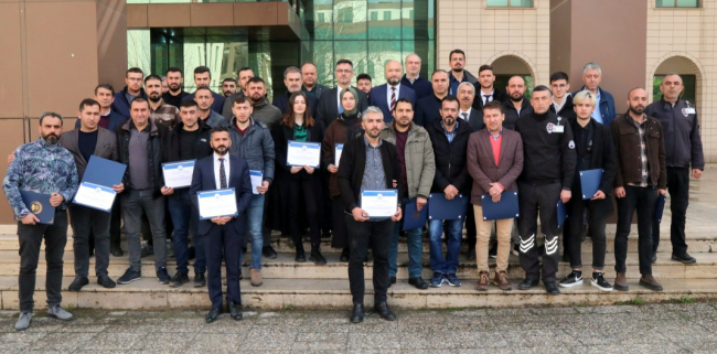 Deprem bölgesine koşan BTÜ personeline teşekkür belgesi