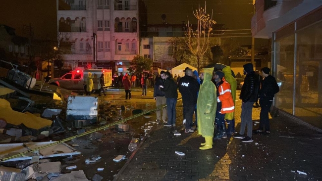 Adıyaman'da 4 katlı bina çöktü!
