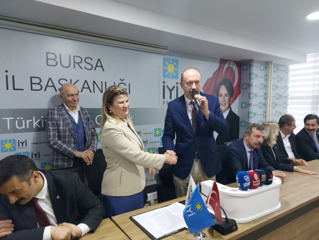 İYİ Parti Bursa'da Dilek Durak adaylığını açıkladı