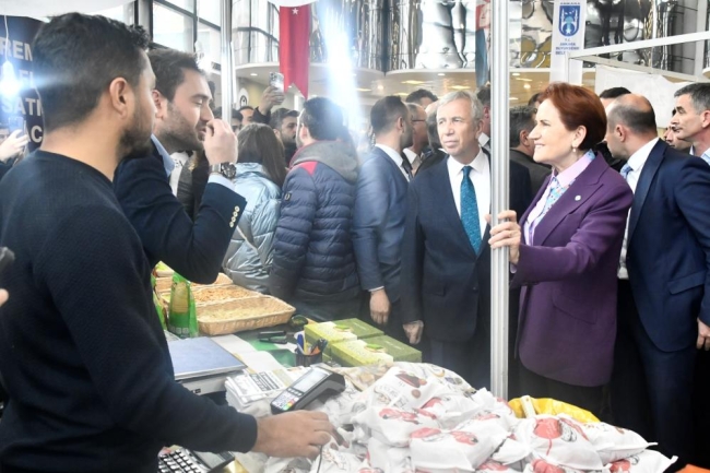Akşener ve Yavaş’tan depremzedeler için düzenlenen fuara ziyaret